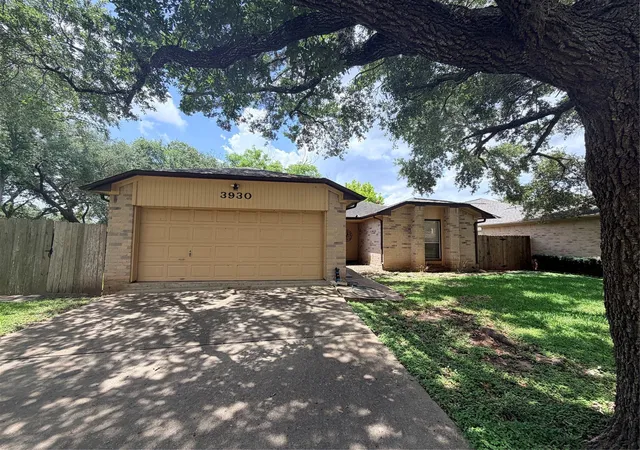 Homes for sale in Sugar Land, TX | 3930 Mill Rock Cir, Sugar Land, TX 77479 | MLS# 69636374