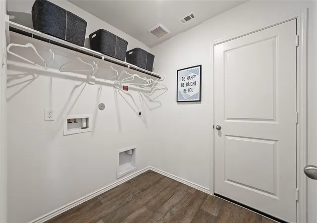Photo 3 of Sale Pending at 31235 Harp Ridge Dr, Fulshear, TX 77441 | MLS# 88935377 | Listing updated on 2026-08-31
