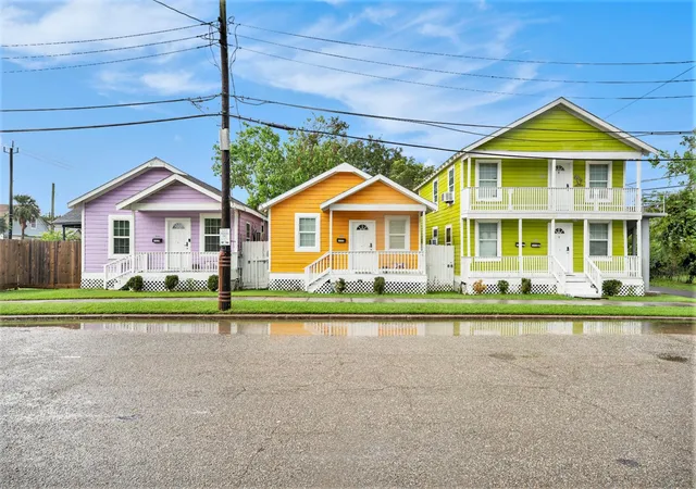 Photo 1 of Multi family home for sale at 1113 28th Street, Galveston, TX 77550 | MLS# 73205143 | Listing updated on 2026-07-17
