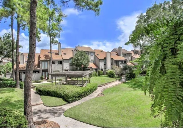 Photo 1 of Townhouse for sale at 1089 Country Pl Dr, Houston, TX 77079 | MLS# 70400820 | Listing updated on 2026-08-25