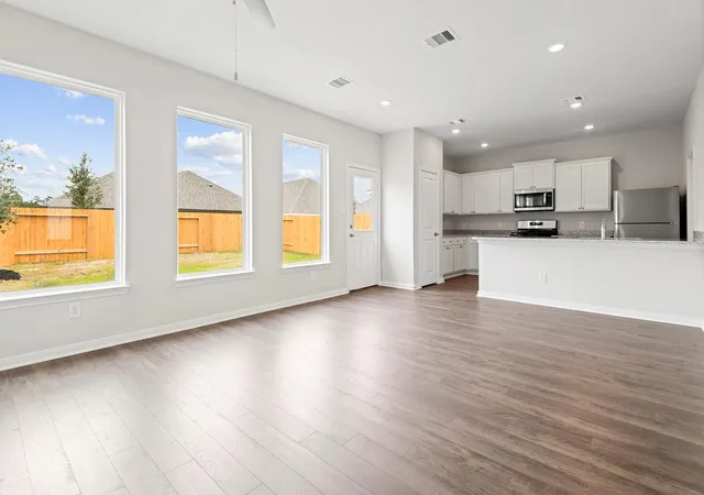 Photo 3 of Single family home for sale at 6511 Winter Elm St, Houston, TX 77048 | MLS# 3163967 | Listing updated on 2026-08-29