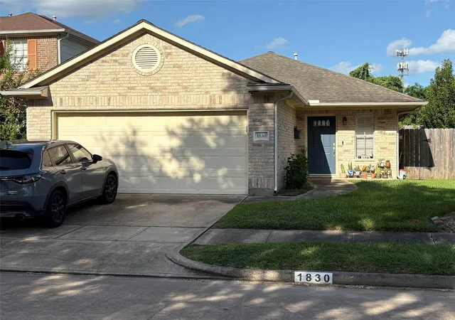 Photo 1 of Sale Pending at 1830 Creek, Houston, TX 77080 | MLS# 43092107 | Listing updated on 2026-10-08