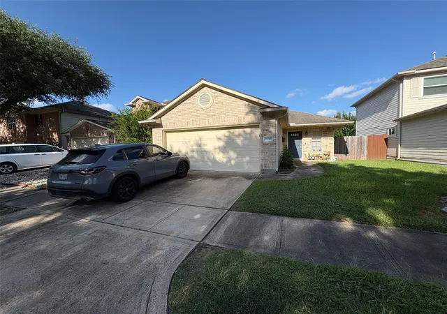 Photo 2 of Sale Pending at 1830 Creek, Houston, TX 77080 | MLS# 43092107 | Listing updated on 2026-10-08