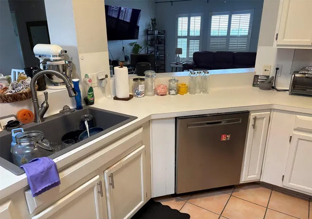 Photo 3 of Sale Pending at 1830 Creek, Houston, TX 77080 | MLS# 43092107 | Listing updated on 2026-10-08