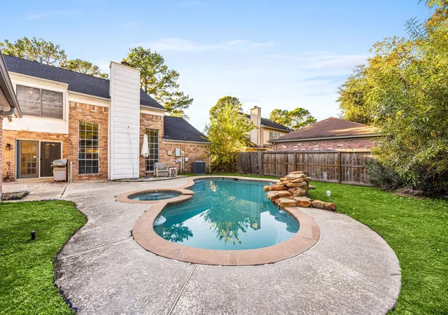Photo 3 of Single family home for sale at 7510 Blue Bonnet Run Ct, Houston, TX 77095 | MLS# 59062648 | Listing updated on 2026-09-02