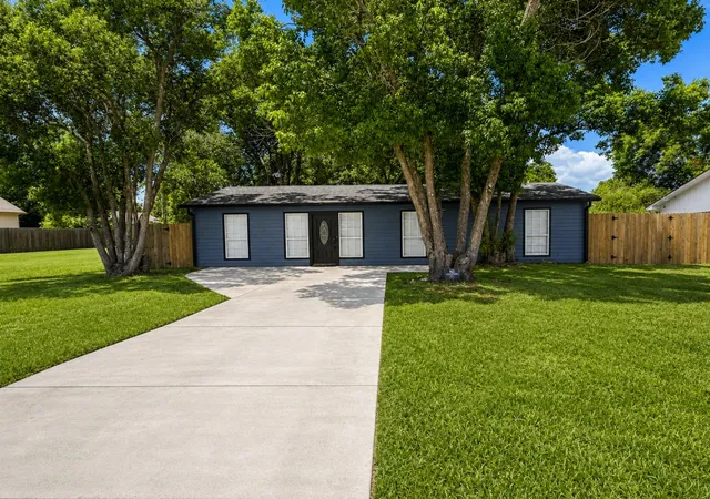 1st image of 4501 E 38th St, Dickinson, TX 77539 | MLS# 65763590