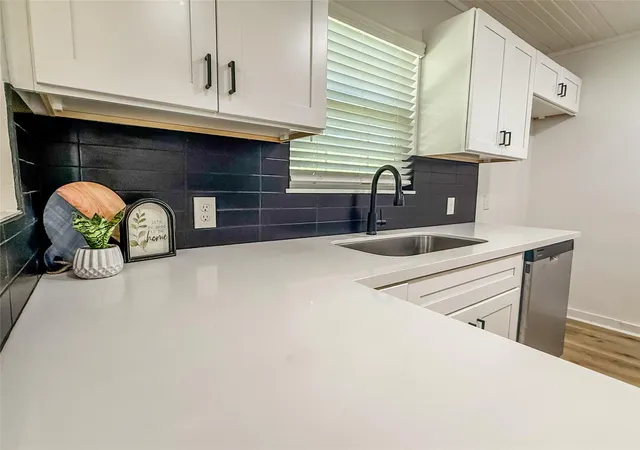 3rd image of 4501 E 38Th St, Dickinson, TX 77539 | MLS# 65763590