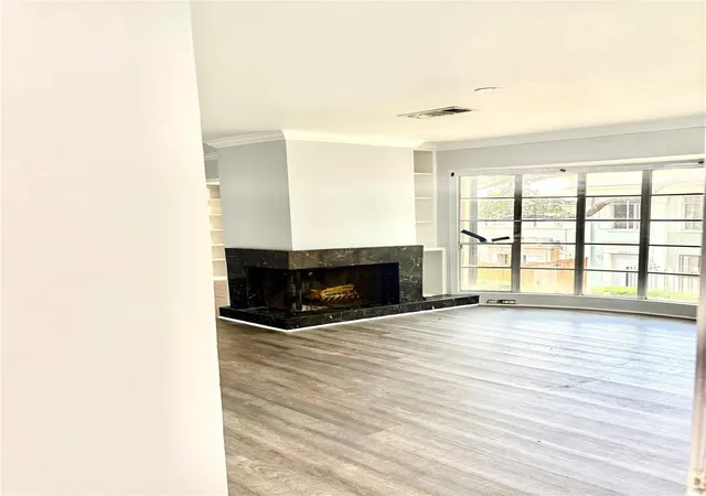4th image of 2595 Marilee Ln, Houston, TX 77057
