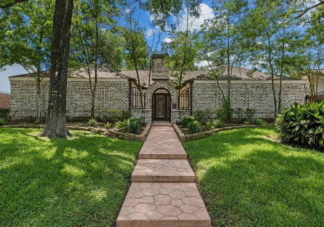 1st image of 10007 Cedar Creek Dr, Houston, TX 77042 | MLS# 46698367