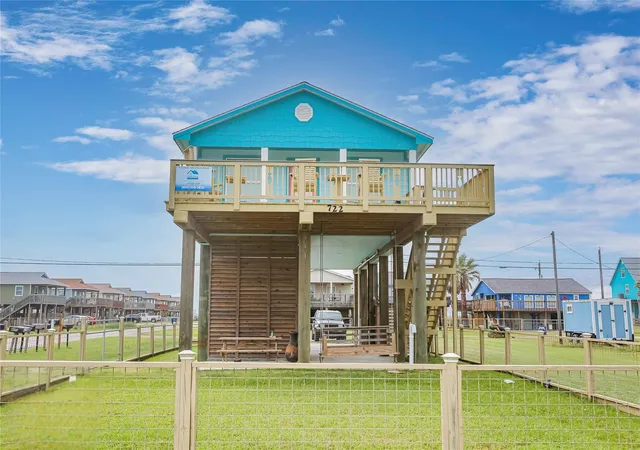 3rd image of 722 Ft Velasco Dr, Freeport, TX 77541 | MLS# 58480329