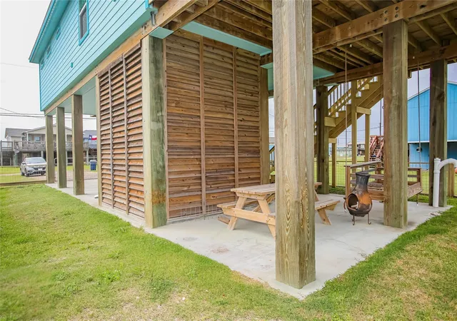 4th image of 722 Ft Velasco Dr, Freeport, TX 77541 | MLS# 58480329