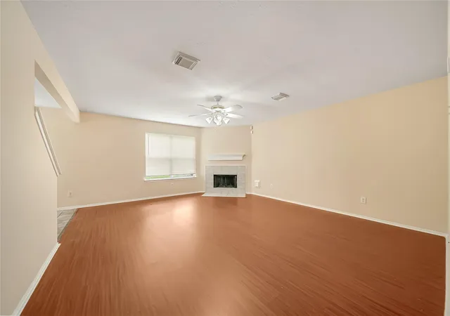 3rd image of 1938 Courtside Pl Dr, Missouri City, TX 77489 | MLS# 59902718