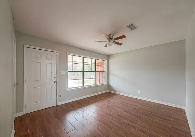 2nd image of 11615 Duane St, Houston, TX 77047 | MLS# 79151478