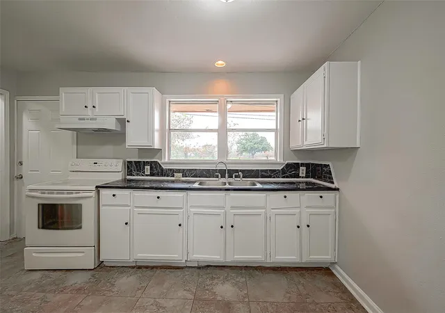 3rd image of 11615 Duane St, Houston, TX 77047 | MLS# 79151478