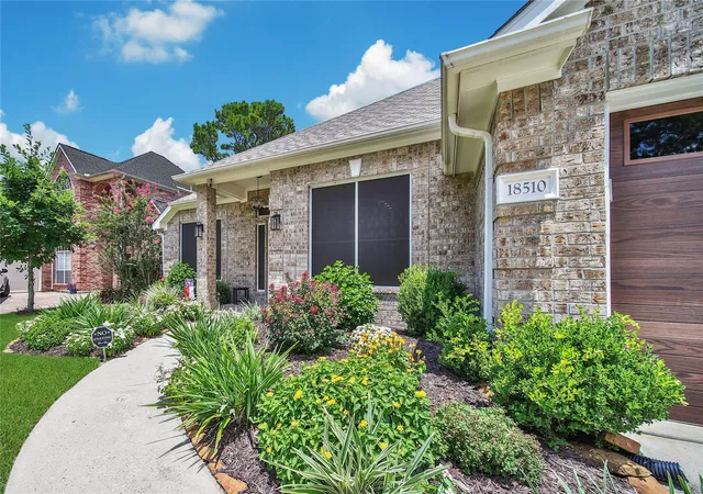 Photo 4 of Single family home for sale at 18510 Bluewater Cvs Dr, Humble, TX 77346 | MLS# 70503362 | Listing updated on 2026-09-19