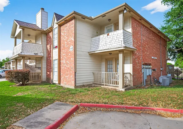 2nd image of 11500 Meadow Ln #4, Stafford, TX 77477 | MLS# 7130463