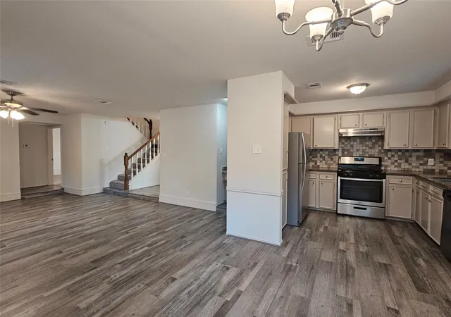 4th image of 80 Fallenstone Dr, The Woodlands, TX 77381 | MLS# 21257378