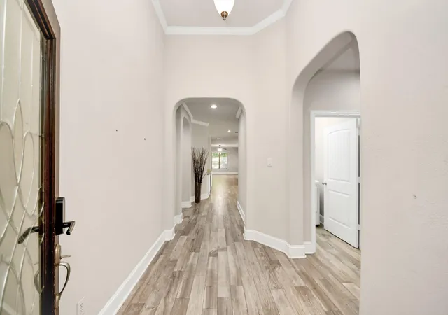Photo 4 of Single family home for sale at 143 W Wading Pond Cir, Tomball, TX 77375 | MLS# 94160660 | Listing updated on 2026-10-02