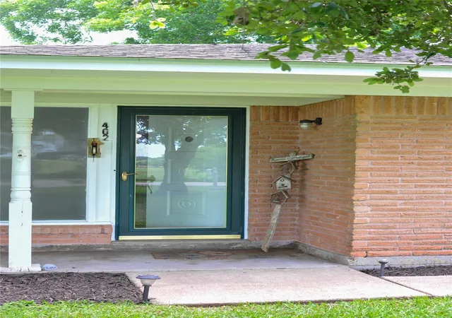 3rd image of 402 Peach Point Rd, Freeport, TX 77541 | MLS# 76558567