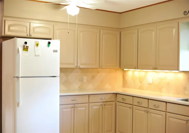 5th image of 402 Peach Point Rd, Freeport, TX 77541 | MLS# 76558567