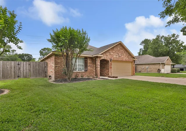 2nd image of 735 Broad Ripple Dr, Houston, TX 77336 | MLS# 69833698