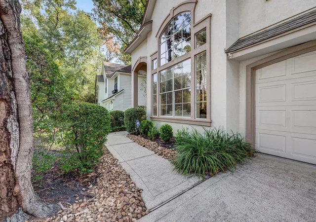 Photo 2 of Single family home for sale at 22 S Greywing Pl, Spring, TX 77382 | MLS# 3000839 | Listing updated on 2026-07-20