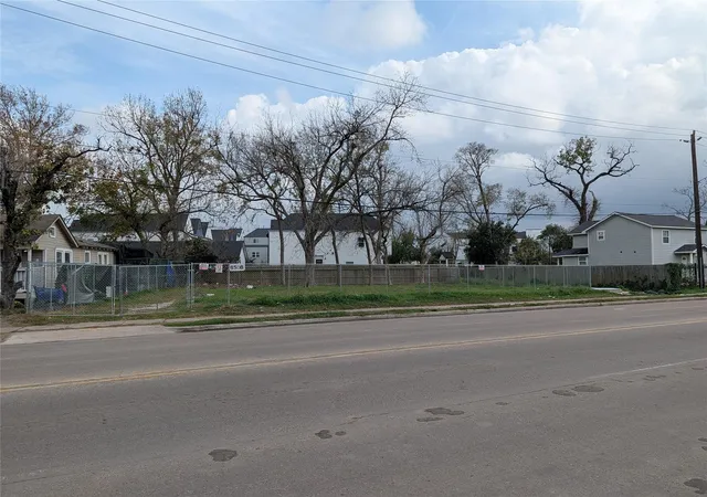 Photo 2 of Land for sale at 8506 N Main St, Houston, TX 77022 | MLS# 70568670 | Listing updated on 2026-06-24