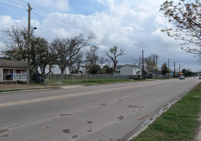 Photo 3 of Land for sale at 8506 N Main St, Houston, TX 77022 | MLS# 70568670 | Listing updated on 2026-06-24