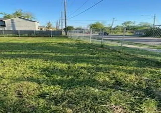 Photo 3 of Land for sale at 8506 N Main St, Houston, TX 77022 | MLS# 70568670 | Listing updated on 2026-06-24