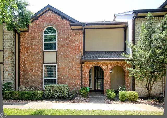 Townhouse for sale at 11568 S Kirkwood Rd, Houston, TX 77477 | MLS# 5238373