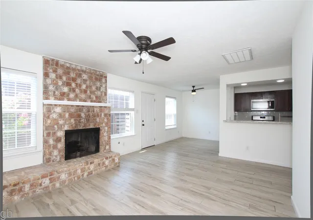 Photo 2 of Townhouse for sale at 11568 S Kirkwood Rd, Houston, TX 77477 | MLS# 5238373 | Listing updated on 2026-09-01