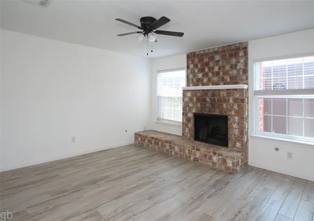 Photo 3 of Townhouse for sale at 11568 S Kirkwood Rd, Houston, TX 77477 | MLS# 5238373 | Listing updated on 2026-09-01