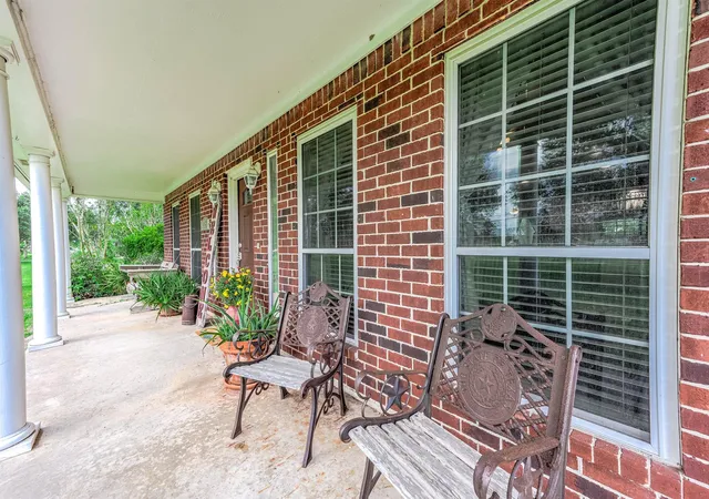 Photo 4 of Single family home for sale at 1189 County Rd 634, Alvin, TX 77511 | MLS# 88020371 | Listing updated on 2026-09-13