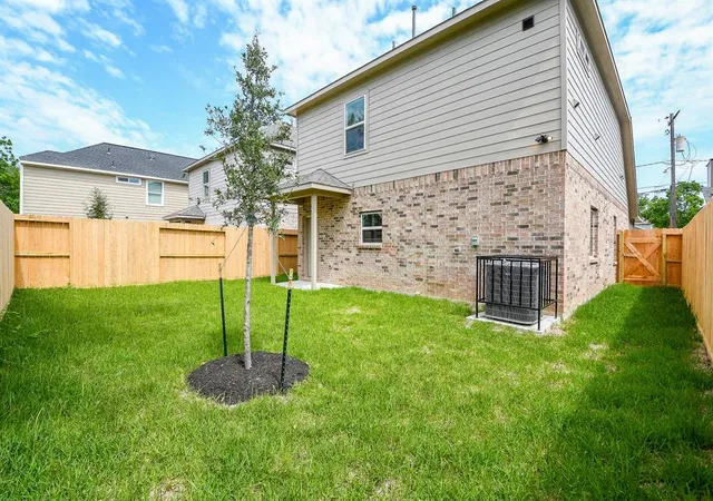 31st image of 7974 Fowlie St, Houston, TX 77028 | MLS# 36037496