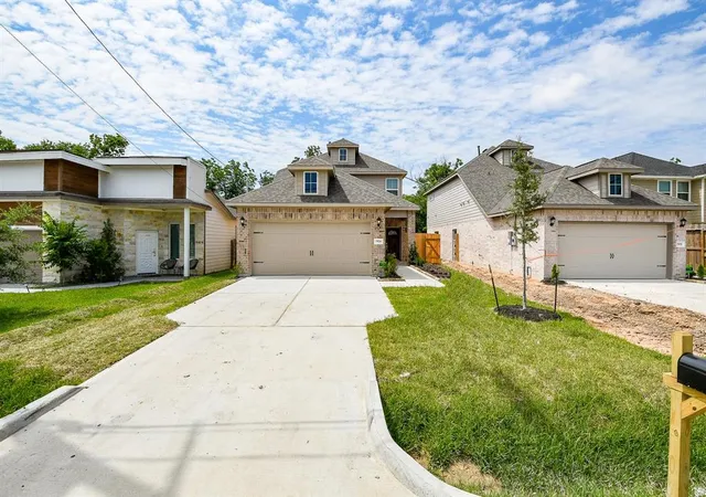 Photo 3 of Single family home for sale at 7974 Fowlie St, Houston, TX 77028 | MLS# 36037496 | Listing updated on 2026-09-15