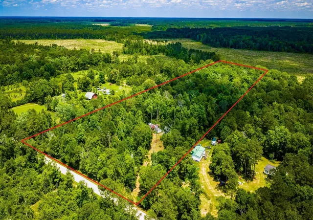 1st image of 5800 Outlaw Bend Dr, Rye, TX 77369 | MLS# 82690805