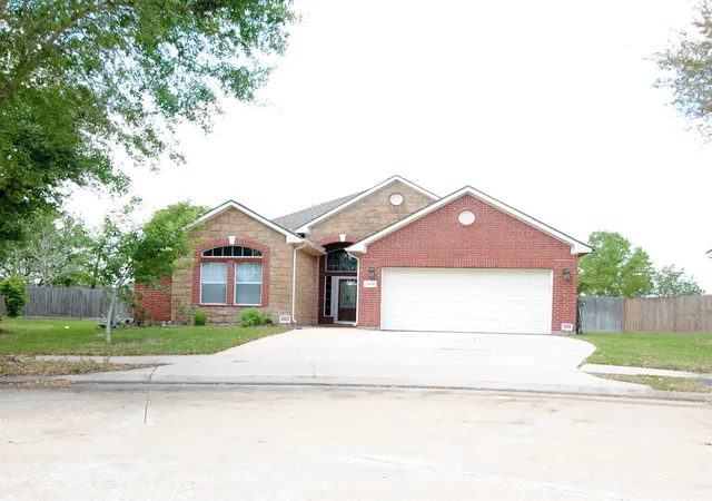2nd image of 13409 Gardenspring Ct, Rosharon, TX 77583 | MLS# 87870659