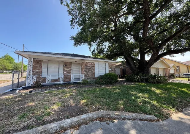 Photo 1 of Single family home for sale at 3503 Ave K, Galveston, TX 77550 | MLS# 59310992 | Listing updated on 2026-04-21