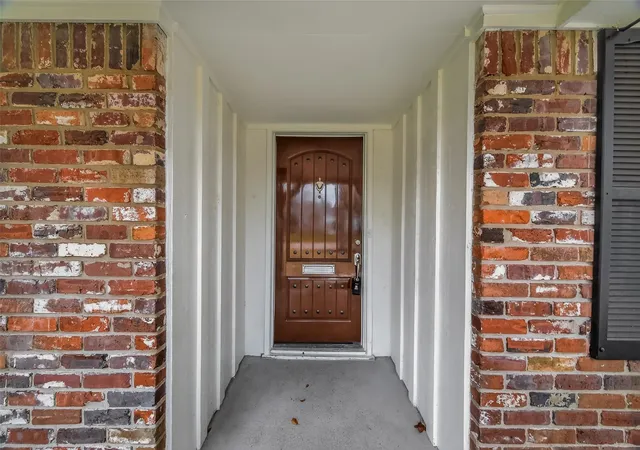Photo 3 of Single family home for sale at 9623 Meadowglen Ln, Houston, TX 77063 | MLS# 85644471 | Listing updated on 2026-08-28