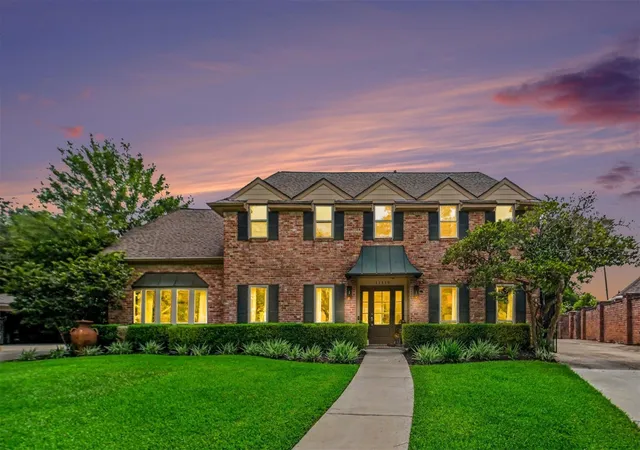 2nd image of 11119 Holly Springs Dr, Houston, TX 77042 | MLS# 22439877