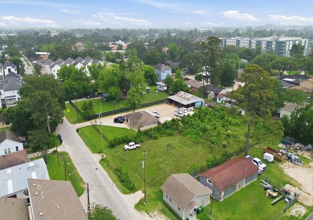 Photo 2 of Land for sale at 861 Wakefield Dr, Houston, TX 77018 | MLS# 37388771 | Listing updated on 2026-07-05