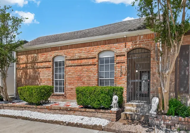 Photo 1 of Townhouse for sale at 4024 Breakwood Dr, Houston, TX 77025 | MLS# 25034179 | Listing updated on 2026-08-28