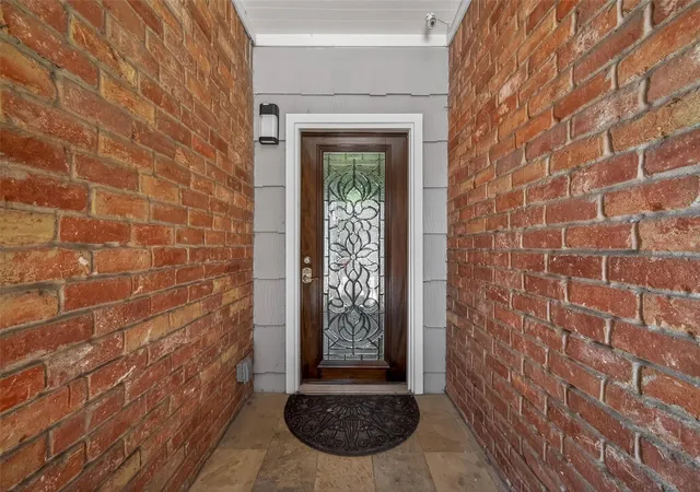 Photo 3 of Townhouse for sale at 4024 Breakwood Dr, Houston, TX 77025 | MLS# 25034179 | Listing updated on 2026-08-28