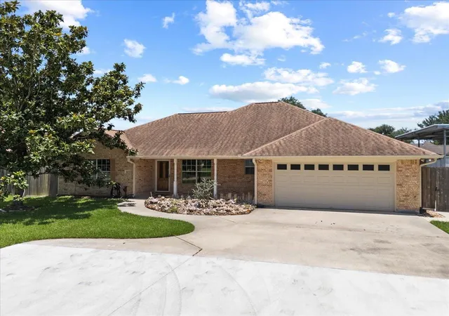 1st image of 607 Sharondoah Dr, Highlands, TX 77562 | MLS# 33974344