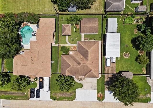 4th image of 607 Sharondoah Dr, Highlands, TX 77562 | MLS# 33974344