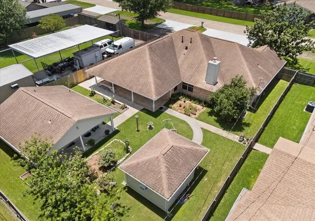 5th image of 607 Sharondoah Dr, Highlands, TX 77562 | MLS# 33974344