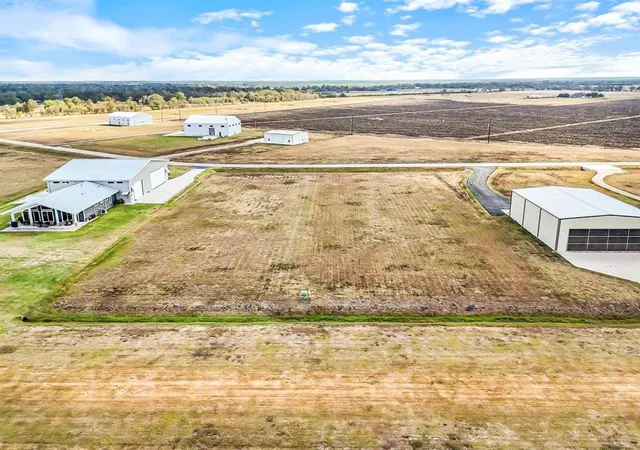 3rd image of 7787 Meteor Dr, Sealy, TX 77474 | MLS# 7475593
