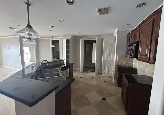 2nd image of 7039 Kingston Cove Ln #303, Willis, TX 77318 | MLS# 36489651