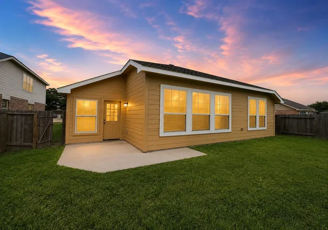 Photo 2 of Single family home for sale at 11506 Sandstone Cyn Dr, Humble, TX 77396 | MLS# 6714778 | Listing updated on 2026-08-19