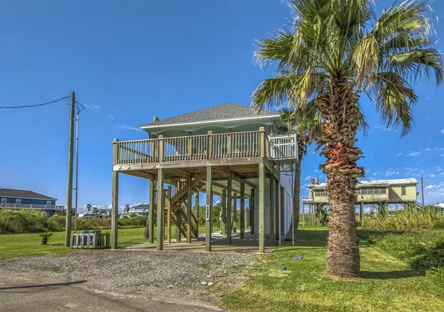 Homes for sale in Crystal Beach, TX | 1745 Catfish Ln, Crystal Beach, TX 77650 | MLS# 11691123
